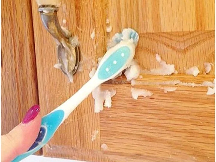 como limpiar la grasa de los muebles de melamina