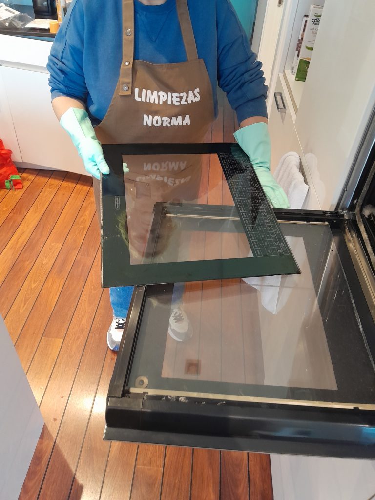 Limpieza cristales del horno por dentro