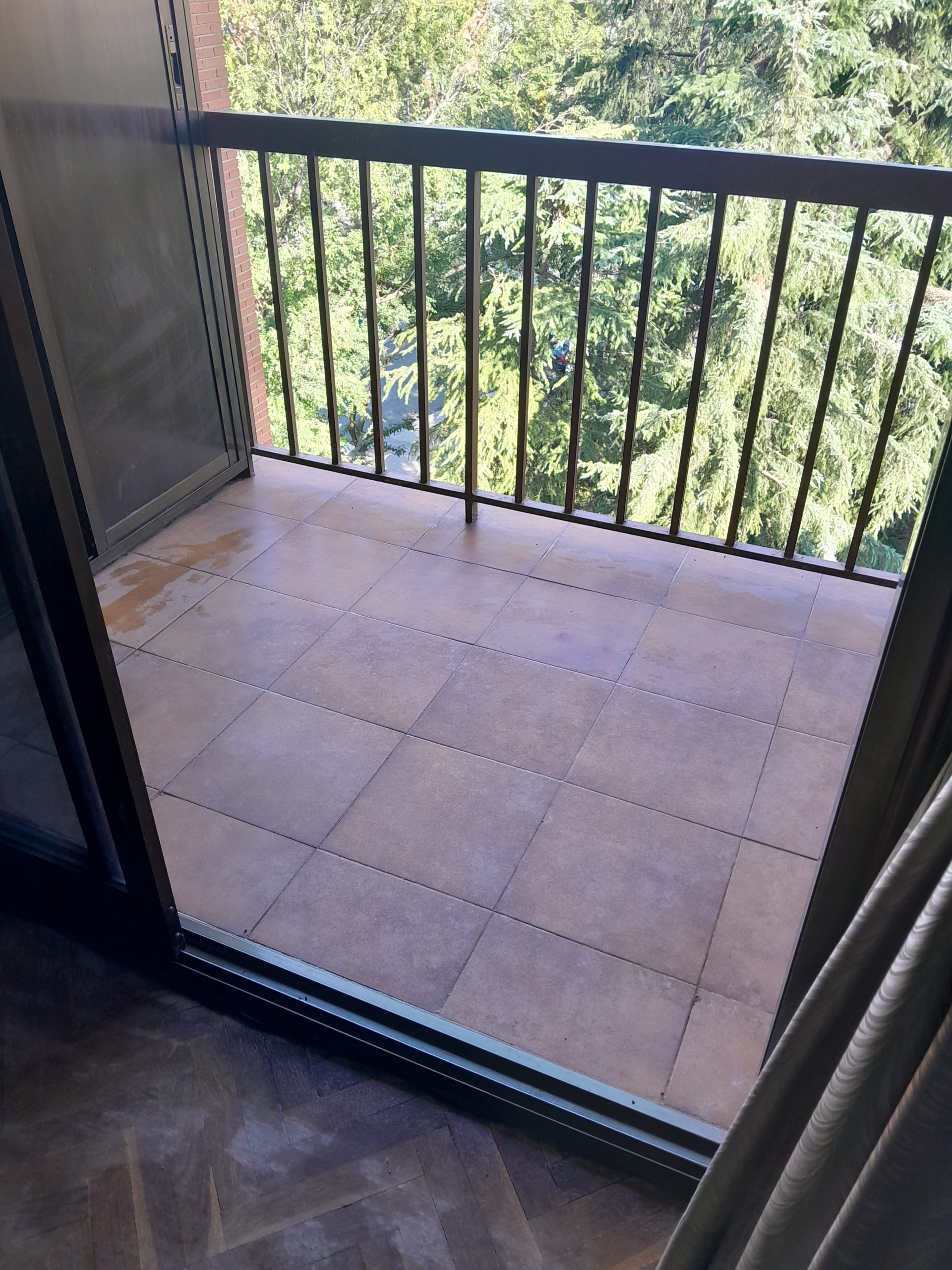 limpieza de excrementos de paloma en terrazas